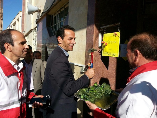 مانور زلزله و ایمنی با شعار مدرسه ایمن_جامعه تاب آور در اسلام آبادغرب برگزار شد+عکس