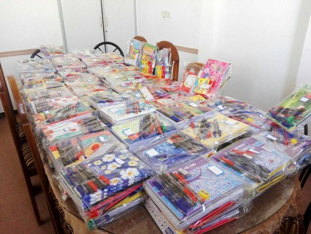 توزیع لوازم التحریر در بین دانش آموزان مدارس منطقه حمیل توزیع لوازم التحریر در بین دانش آموزان مدارس منطقه حمیل