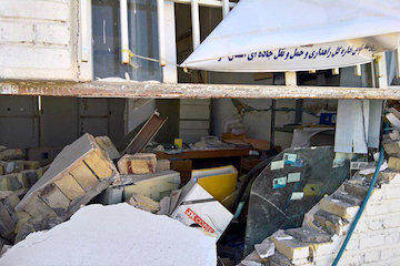 خسارات و اقدامات بخش حمل‌ونقل وزارت راه و شهرسازی در زلزله کرمانشاه/ ريزش ترانشه‌ عمده مشكلات ناشی از زلزله در سطح شبکه راه‌ها 