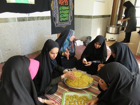 نقش مهم زنان بسیجی اسلام آبادغرب از پشتیبانی جبهه های دفاع مقدس تا خدمت رسانی به زلزله زدگان+تصاویر