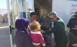 پرس و جوی رییس سازمان بسیج مستضعفین از مردم زلزله زده روستاهای سرپل ذهاب درباره روند امداد رسانی ها