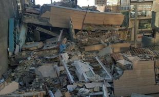 مردم زیر آوار؛ اصلاح طلبها در حال آسیب شناسی خودشان/ میتینگ سیاسی از نان زلزله زدگان واجب تر!