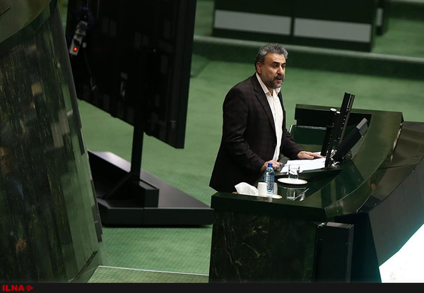 چادر مردم زلزله‌زده کرمانشاه را باد برد/ آقایان آمدند، عکس گرفتند و رفتند 