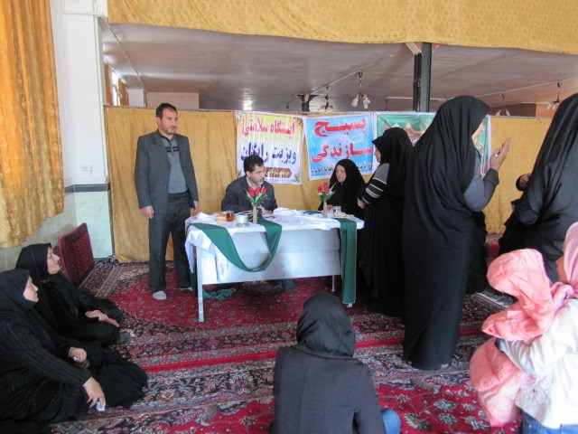 ارائه ویزیت رایگان به قشر محروم اسلام آبادغرب+عکس