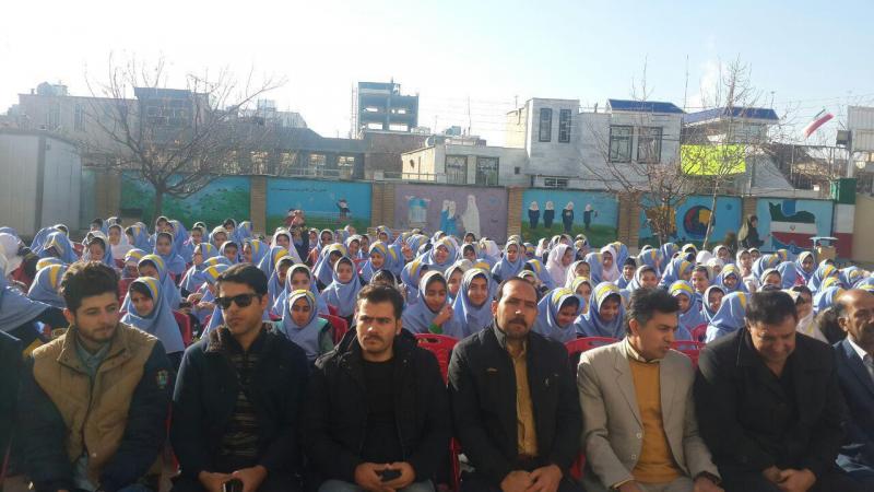 تولید نهال توسط دانش آموزان اسلام آبادغرب 