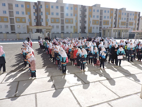 برگزاری مسابقه نقاشی در بین دانش آموزان زلزله زده اسلام آباد غرب+تصاویر