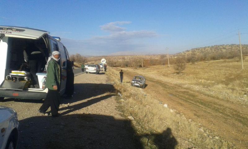 حادثه رانندگی در محور اسلام آبادغرب به گواور 2 مصدوم برجای گذاشت+تصاویر