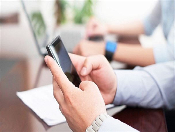 عدم اجرای "طرح ریجستری" فروشندگان و خریداران را سر در گم کرده است/ تمام زیر ساخت ها آماده است/ تاخیر در رجیستری عامل اصلی گرانی در بازار موبایل