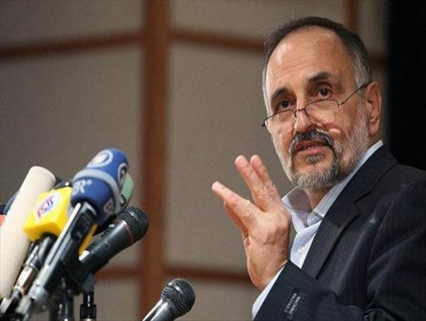 خاتمی با تشویق مردم به رأی دادن چشم و گوش بسته به اعضاء یک لیست امیدها را کورسو کرد/ کاش خاتمی به‌‌جای دسیسه خواندن نقد روحانی با مردم هم‌‌نوایی می‌‌کرد