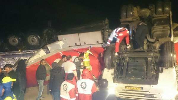 واژگونی تریلر اسکانیا در محور کرمانشاه به اسلام آبادغرب1 کشته برجای گذاشت+تصاویر