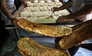 آزاد پز شدن یک شبه برخی نانوایی ها/ برنامه ریزی یا تعمد در آزار مردم؟