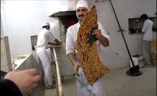 تغییر نانوایی یارانه‌ای به آزادپز تخلف است/افزایش قیمت نان نداریم