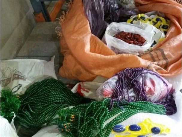 کشف یک محموله قاچاق عجیب در گمرک ایران/ تسبیح در سبد قاچاقچیان!