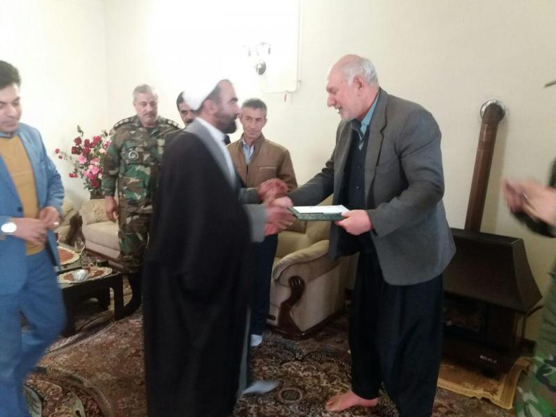 دیدار و سرکشی از خانواده شهید، جانباز و آزاده در اسلام آبادغرب+تصاویر دیدار و سرکشی از خانواده شهید، جانباز و آزاده در اسلام آبادغرب+تصاویر