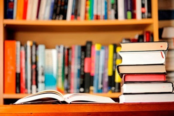 اهدای بیش از ۱۰۰۰ جلد کتاب رایگان به دانش آموزان اهدای بیش از ۱۰۰۰ جلد کتاب رایگان به دانش آموزان