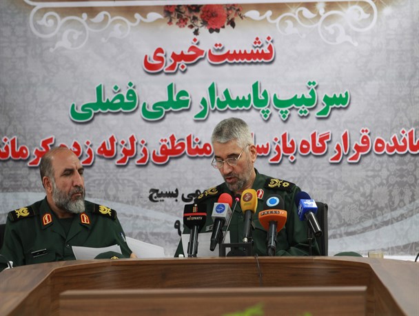 نصب 8300 کانکس ظرف 38 روز و یک هفته زودتر از موعد مقرر انجام شد/برای کمک به اسکان دائم زلزله زدگان اعلام آمادگی کرده و منتظر پاسخ دولت هستیم