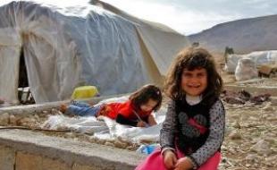 کمک ۶۴۰ میلیون تومانی حامیان به فرزندان معنوی در نقاط زلزله زده