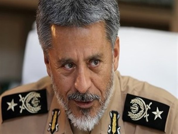 رونمایی از زیردریایی و ناوهای موشک انداز جدید ارتش در سال آینده/ مسئولین برای حل مشکلات معیشتی باید همت خود را افزایش دهند