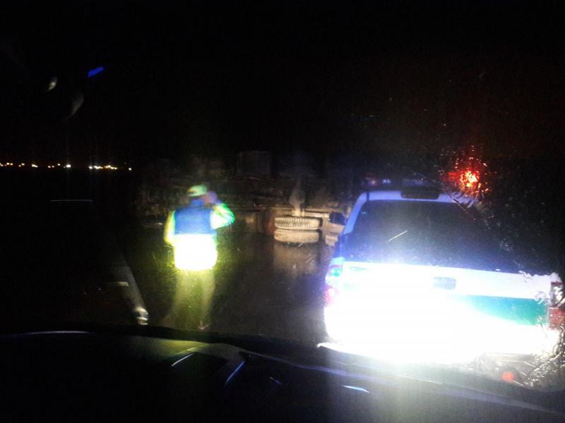 واژگونی کامیون در محور کرمانشاه به اسلام آبادغرب 2مصدوم برجای گذاشت+عکس