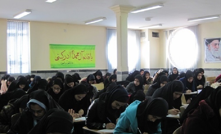 شرکت ۱۲۶۷ دانش‌آموز شهر حمیل در مسابقات قرآن، عترت و نماز 