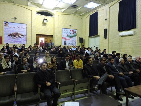 ویژه برنامه دریچه ای به سوی بهار در اسلام آبادغرب برگزار شد +تصاویر