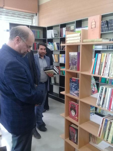 اجرای طرح عیدانه کتاب در راستای پایتخت کتاب ایران در اسلام آباد غرب اجرای طرح عیدانه کتاب در راستای پایتخت کتاب ایران در اسلام آباد غرب