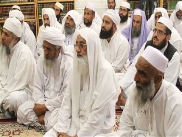 سران آل سعود به خاطر منافع دنیوی دین خود را فروخته اند/ کشورهای اسلامی باید در مقابل اقدامات گستاخانه عربستان ایستادگی کنند