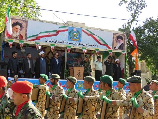 مراسم رژه روز ارتش در شهرستان اسلام آباد غرب 