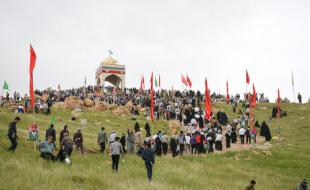 "بازی دراز" در تب و تاب میزبانی زائران نور