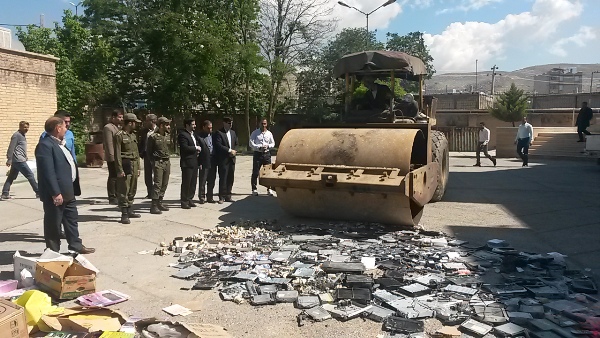 امحای بیش از 200 دستگاه گیرنده ماهواره در اسلام آبادغرب+تصاویر