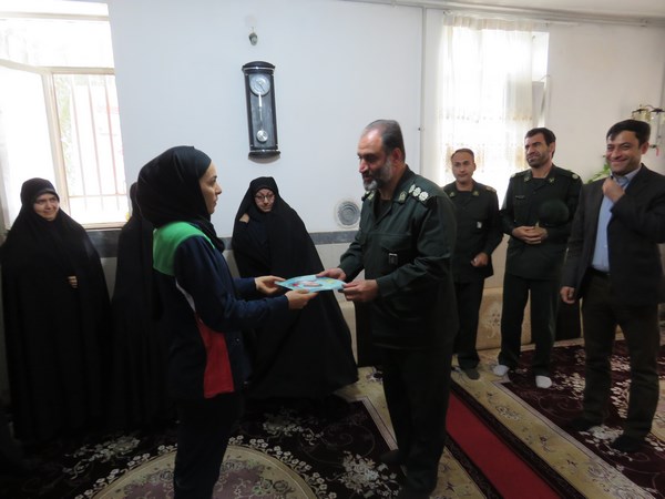 تجلیل از ورزشکار بسیجی سارا شیربیگی خانم گل فوتسال بانوان آسیا +تصاویر تجلیل از ورزشکار بسیجی سارا شیربیگی خانم گل فوتسال بانوان آسیا +تصاویر