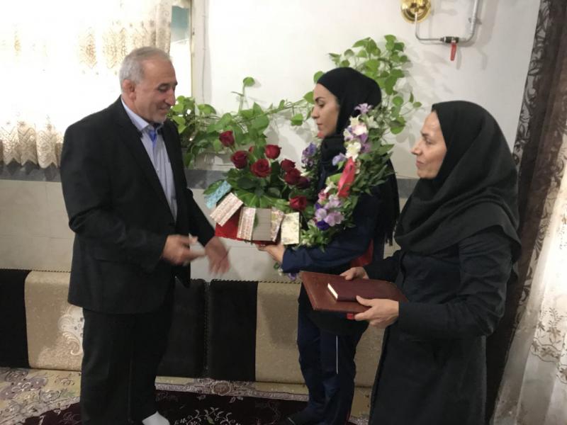 اهدای 9 سکه به خانم گل فوتسال آسیا/ سارا شیربیگی استخدام می شود