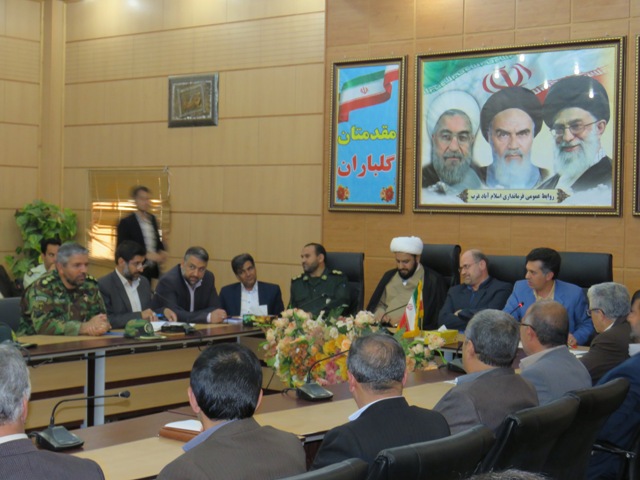 مديران و كاركنان دولت بايد براي رفع مشكلات مردم تلاش كنند/ مسئولان باید در مقابل نقد مردم پاسخگو باشند