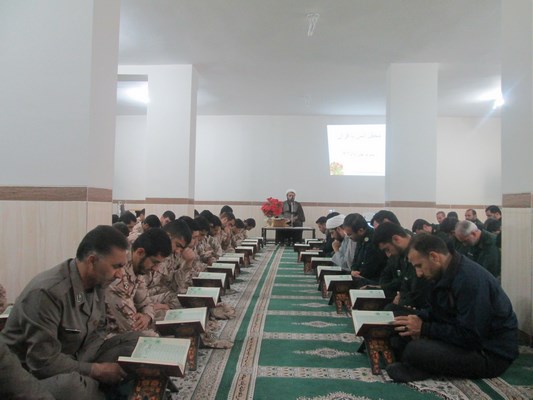 برگزاری محفل انس با قرآن در سپاه اسلام آباد غرب