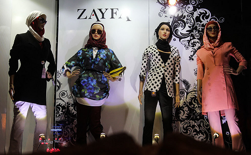 مانکن های بی حجاب، الگوهای ترویج بی بندوباری /ویترین یا نمایشگاه تبلیغ بدحجابی؟