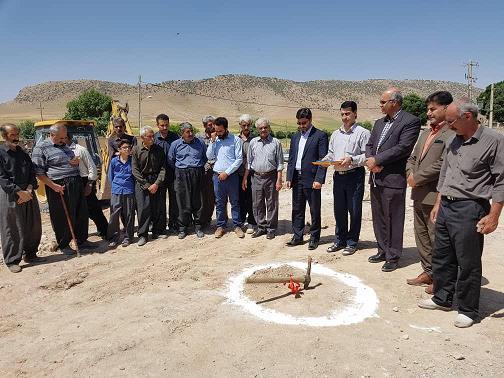 گلنگ زنی سیزدهمین مدرسه بعد از زلزله توسط خیرین در روستای طلسم دالاهو