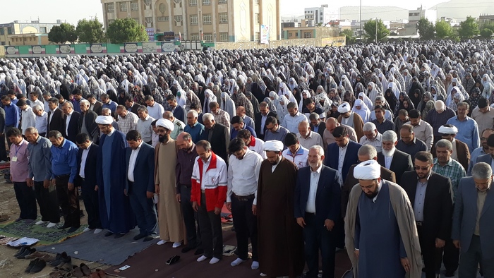 برپایی نماز عید فطر در اسلام آبادغرب+ تصاویر برپایی نماز عید فطر در اسلام آبادغرب+ تصاویر