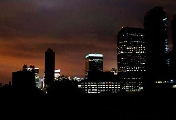 خسارت میلیونی قطعی برق به شهروندان/ وسایلی که می‌سوزد؛ سرمایه‌ای که به باد می‌رود 