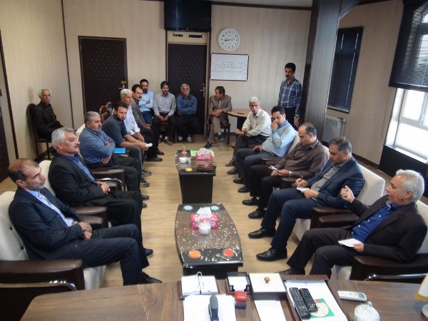 جلسه تعیین تکلیف بازسازی و جابجایی روستای زلزله زده طلسم در دالاهو برگزار گردید