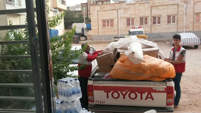 ارسال کمک های امدادی به روستای زلزله زده زاغه در دالاهو ارسال کمک های امدادی به روستای زلزله زده زاغه در دالاهو