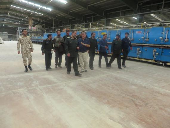 تلاش کارگران برای تولید کاری جهادی است/ از ظرفیت عظیم کاشی سازی کاژه در بازسازی مناطق زلزله زده استفاده شود