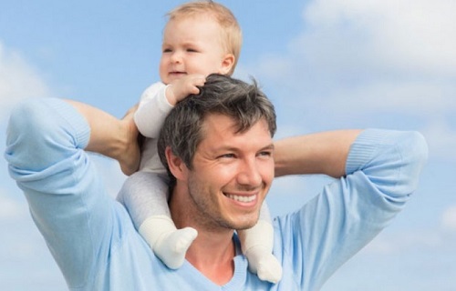 بهترین راه فرزندپروری که از آن بی‌خبر هستیم/ راهکار‌های عملی برای تربیت فرزندان که پدران نیاز دارند 