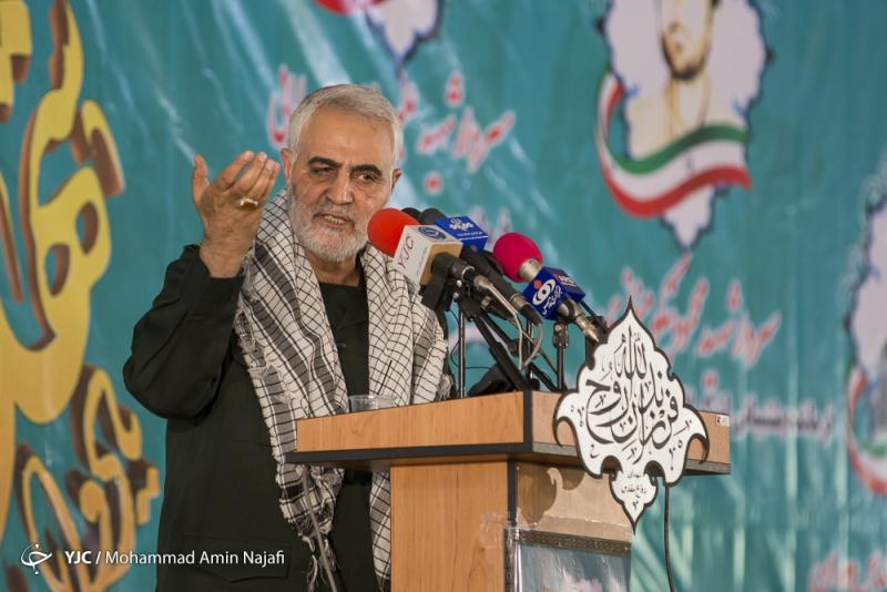 سردار سلیمانی خطاب به آمریکایی‌ها: تمام توان شما چرخاندن یک زن ولگرد در تلویزیون‌هاست؟ +فیلم 