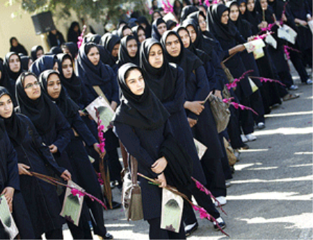 برپایی نمایشگاه‌های مدرسه‌ای عفاف و حجاب / بی‌حجابی عامل ۷۵ درصد آسیب‌های اجتماعی است 
