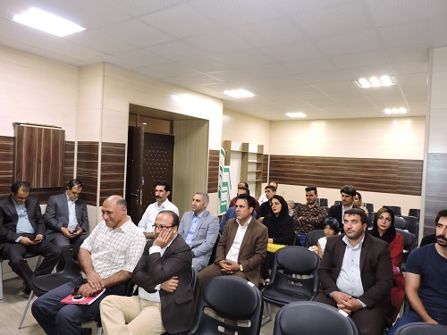 برگزاری کارگاه مهارتی دید خلاق و رونمایی از کتاب دنیای وارونه من 