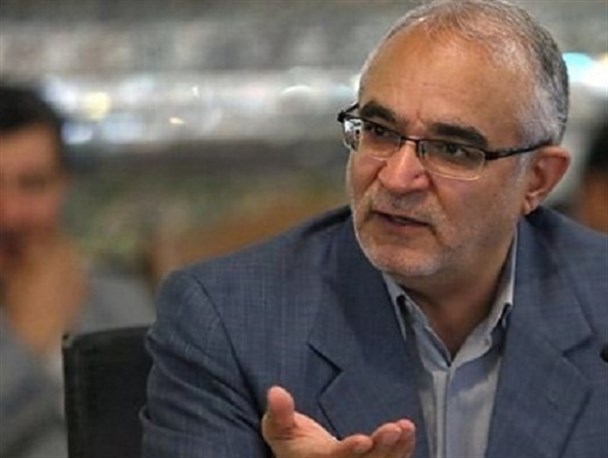 هنوز مستندات تخلفات سیف به مجلس نیامده/ مازاد درآمد دولت در بحث فروش دلار در بانک مرکزی قرار دارد/ دولت هنوز لایحه ارائه کوپن یا افزایش یارانه را به مجلس نیاورده است