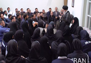 بیانات رهبر انقلاب درباره حضور با ارزش بانوان محجبه در میدان‌های ورزشی +فیلم 