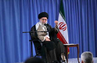 انتقاد رهبرانقلاب از کارهایی که درباره دفاع مقدس انجام نداده‌ایم + فیلم 