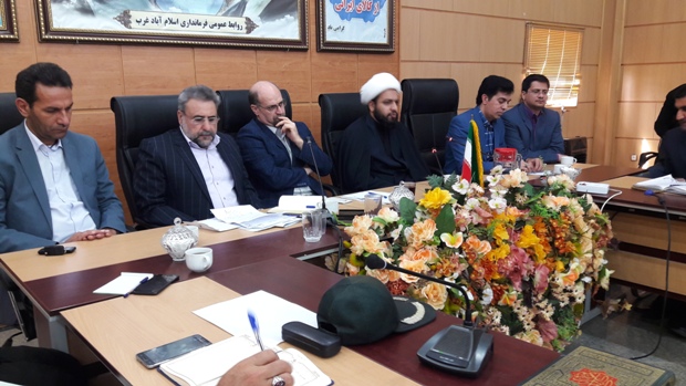 آقای فلاحت پیشه، در جایگاه کمیسیون امنیت ملی برای مشکلات مردم فریاد بزنید