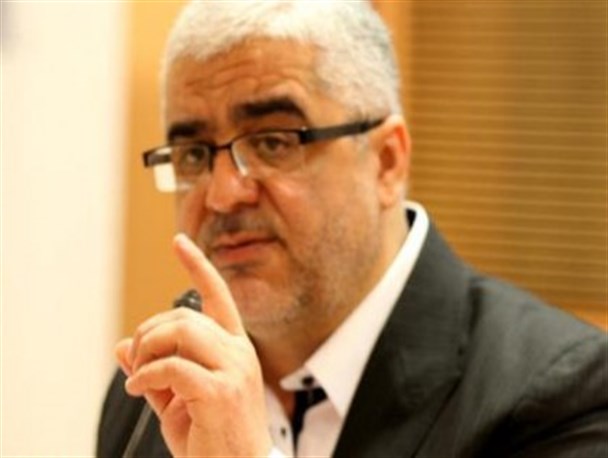 مگر قحط الرجال است که وزیری در وزارتخانه‌ها جابجا شود/سربازان کهنه کارایی ندارند